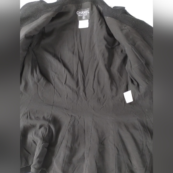 Chanel Vintage Spring 1995 Black Gold CC Logo Peplum Tweed Jacket 6 - Picture 13 of 14